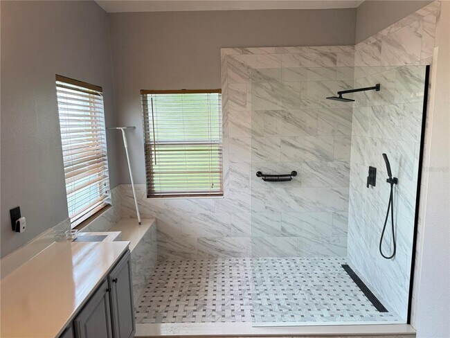 Building Photo - 275 Rock Springs Dr
