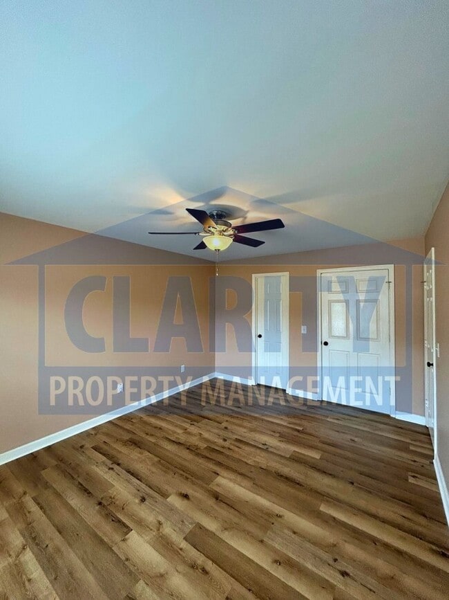 Building Photo - Convenient 3-Bedroom, 2-Bath Home in a Cen...