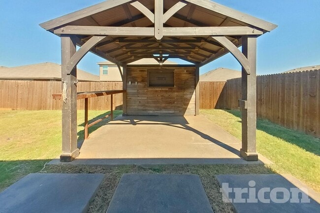 Building Photo - 881 Darst Dr