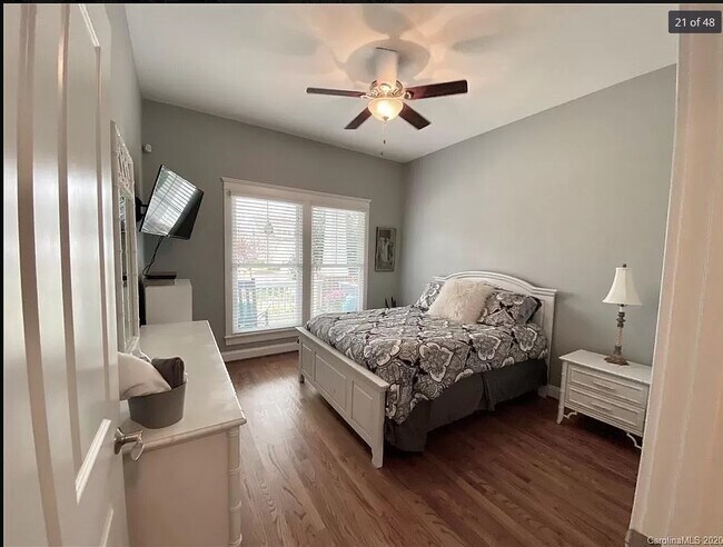 Building Photo - 6036 Daphne Circle