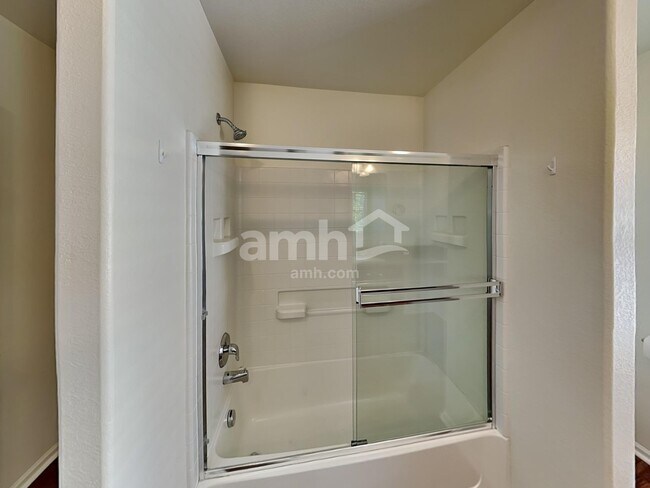 Building Photo - 2275 Coach House Loop