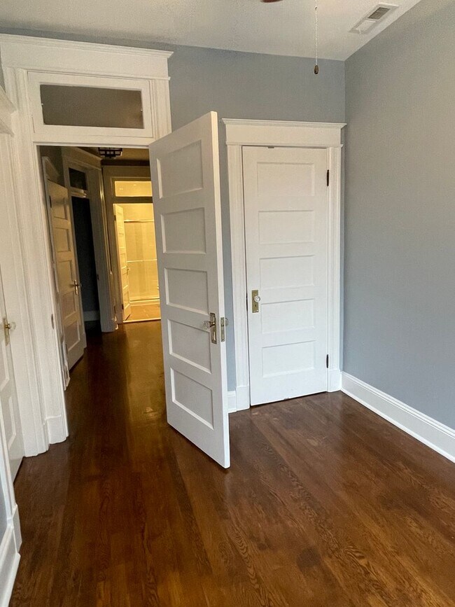 Building Photo - Beautiful Petworth Row House On Grant Circle Park W/Parking Included, Pets Welcomed, Updated Kitc...