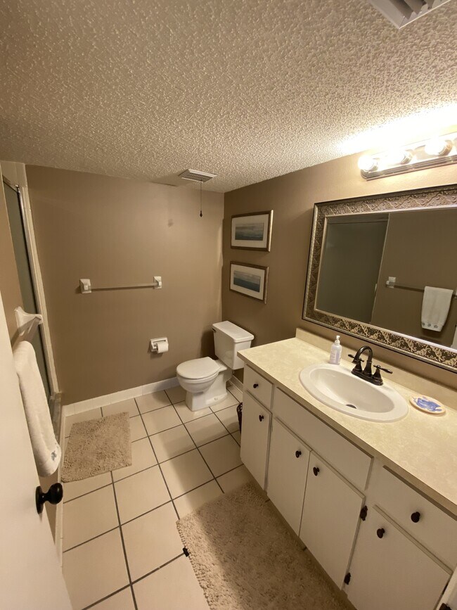 Building Photo - 944 Capri Isles Blvd