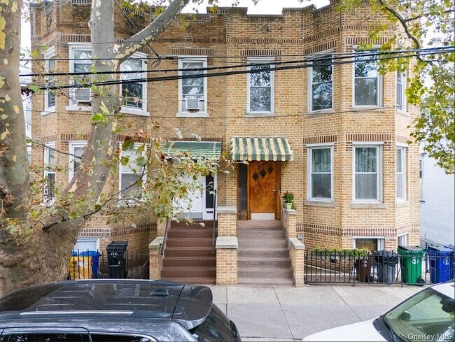 Building Photo - 98-10 64th Ave