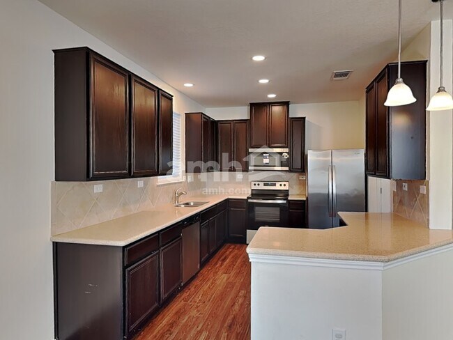 Building Photo - 3942 Legend Pond