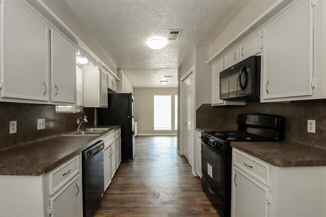 Building Photo - 24023 Spring Mill Ln