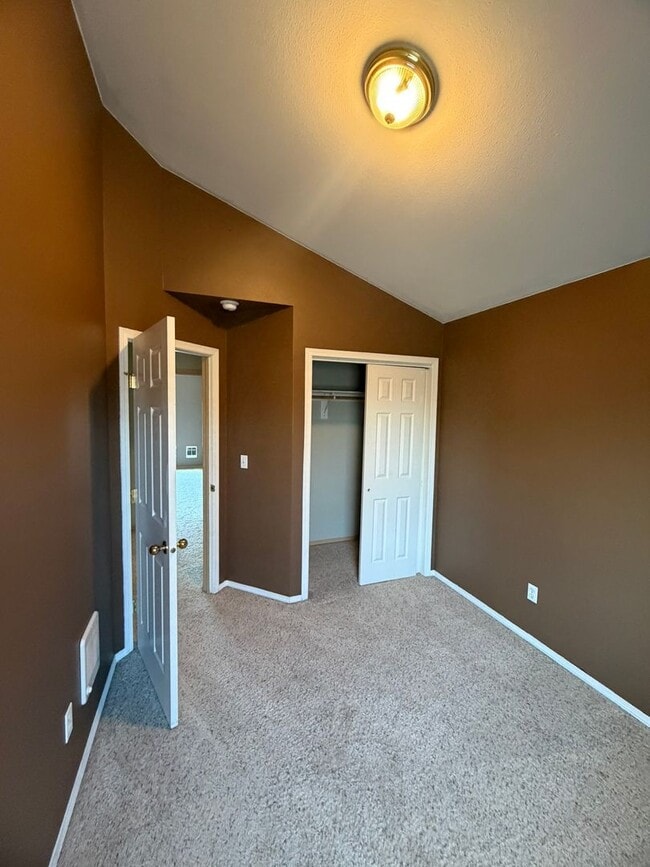 Building Photo - 2 Story West Side Kalispell Townhouse