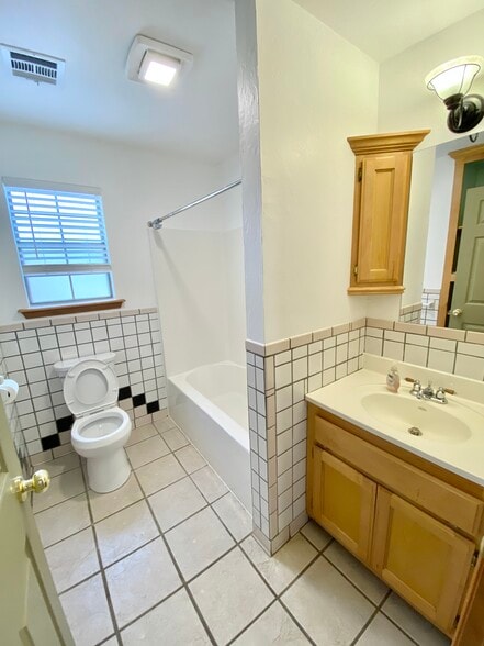 Bathroom - 113 S Van Buren Ave