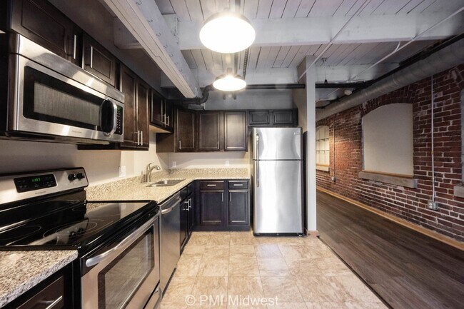 Building Photo - 501 Madison Ave