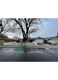 Building Photo - 3 BEDROOM 2.5 BATH MOVE IN READY IN MODESTO!!