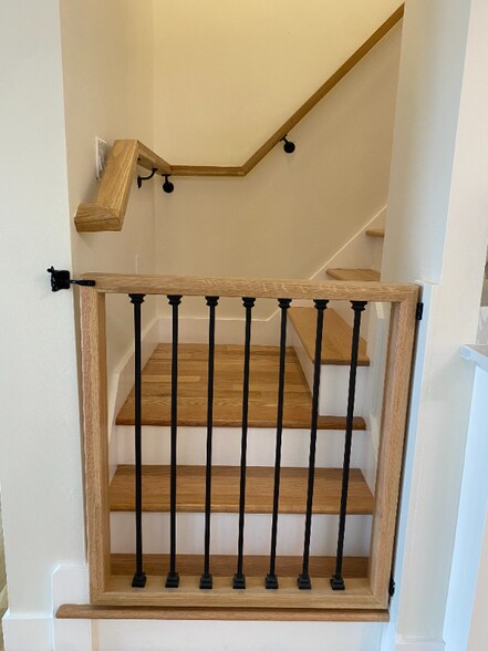 Building Photo - 8 Russell Rd