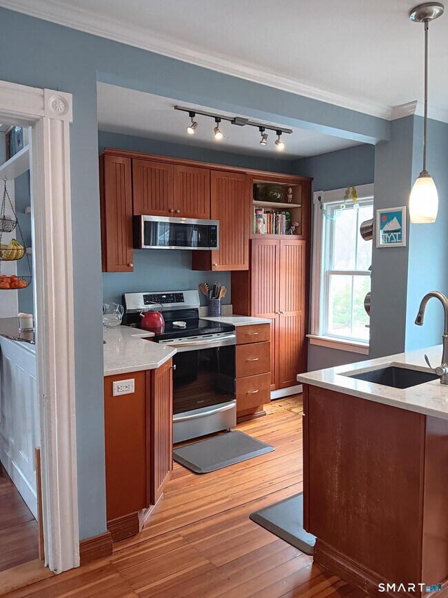 Building Photo - 5 Ashby St