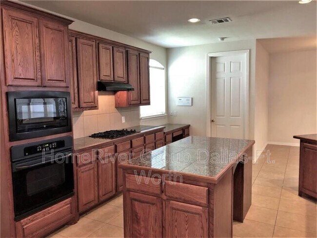Building Photo - 5134 Navajo Dr