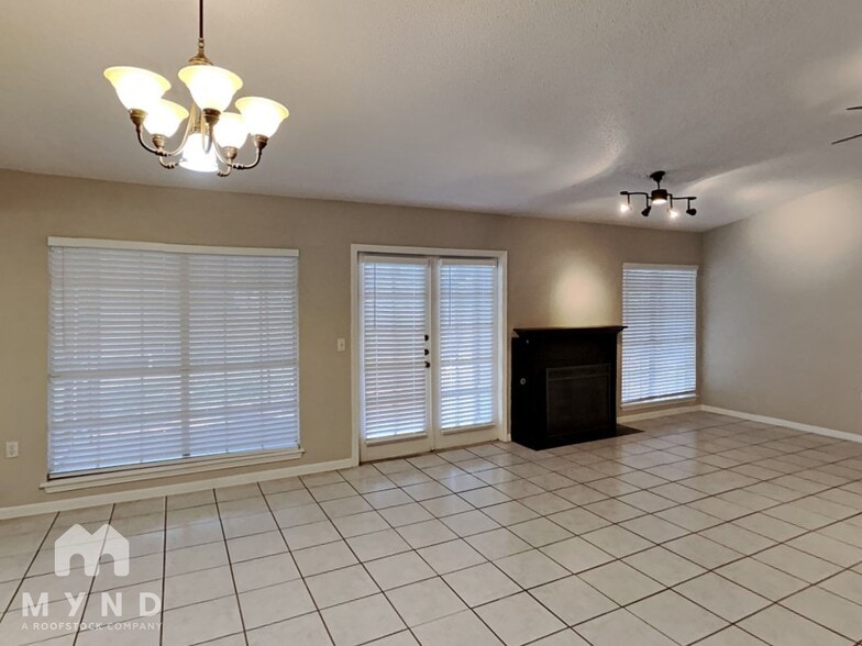 Building Photo - 9150 Park Trail