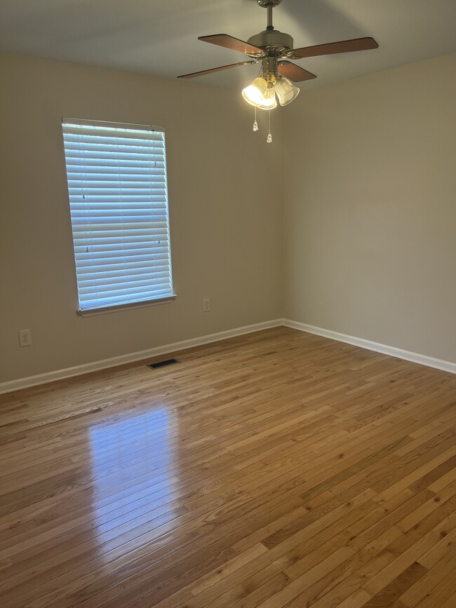 Building Photo - 2745 Apple Orchard Dr NW