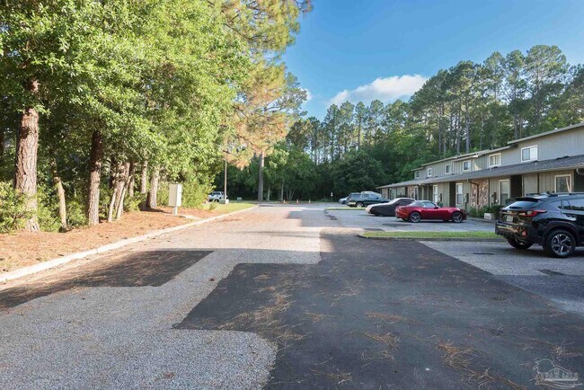 Building Photo - 7224 Lago Vista Ct