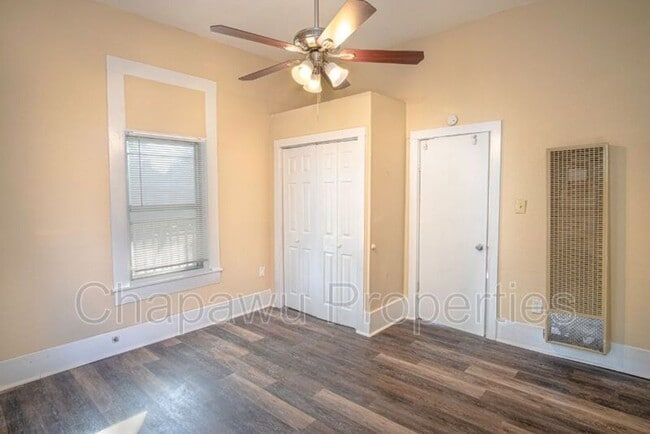 Building Photo - 125 Southolme Ave