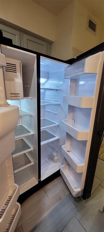 Building Photo - 9700 Leawood Blvd