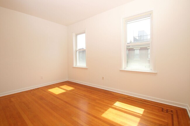 Building Photo - Beautiful 1 bed 1 bath in Fairmount- available Aug 1st