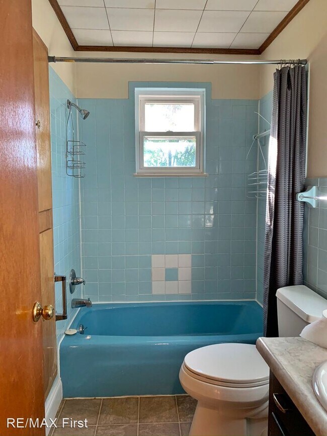 Building Photo - 3 br, 1 bath House - 870 Gilbert St.