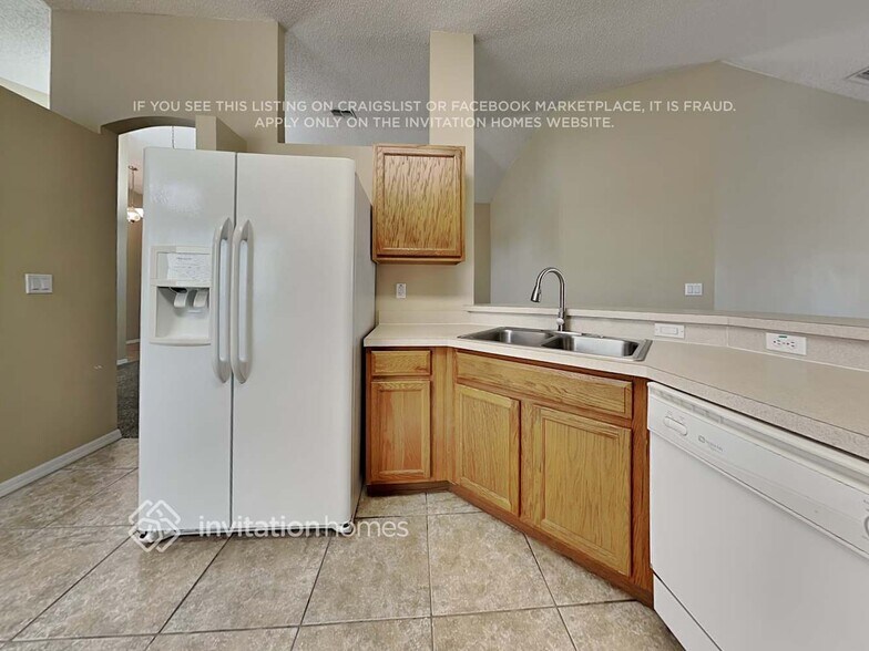 Building Photo - 214 Oak Branch Dr