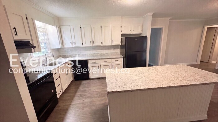 Building Photo - 4821 Delivau Dr