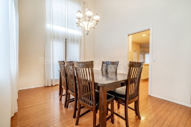 Building Photo - 3655 Shandin Dr