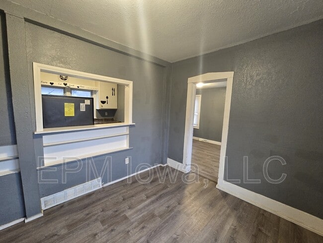 Building Photo - 707 Webster St