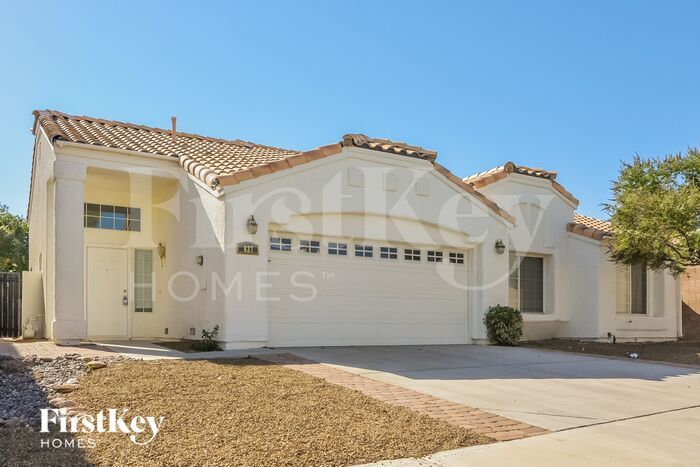 Building Photo - 827 Centaur Ave