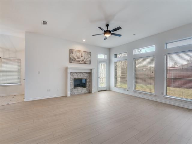 Building Photo - 8017 Ship St