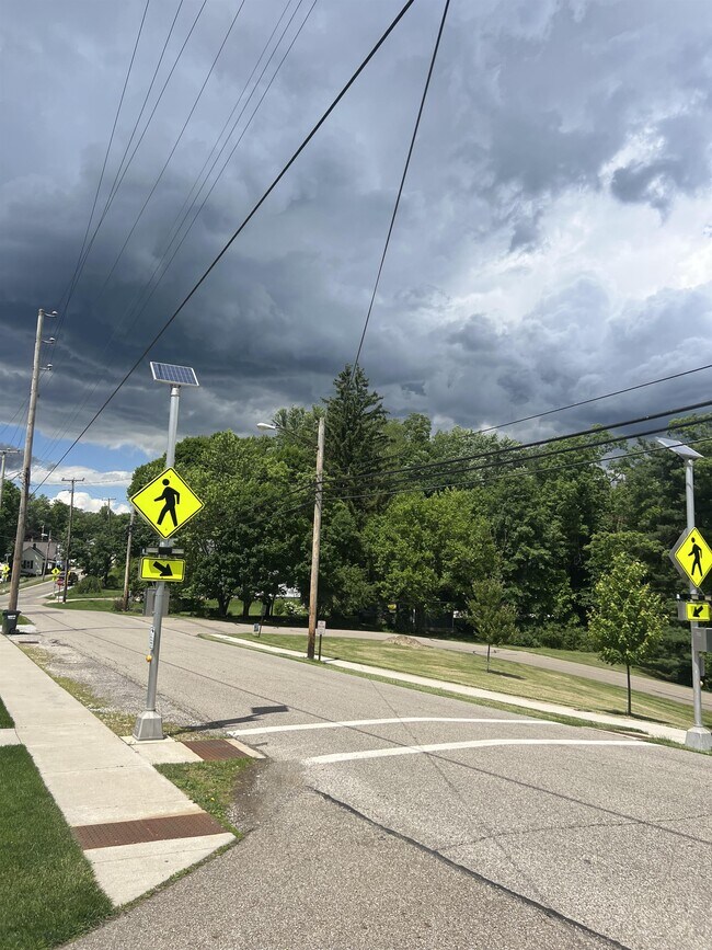 Building Photo - 322 Park St