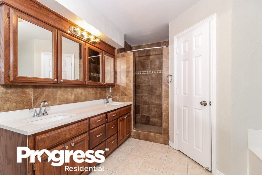 Building Photo - 2505 Coffey Dr