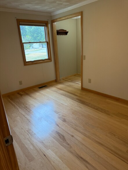 Building Photo - 1059 Crown Point Dr