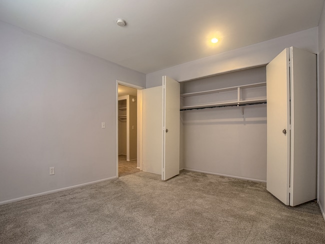 Bedroom - Waverly Flatz