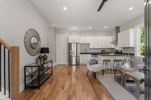 Building Photo - 98 Johnson Ferry Rd NW