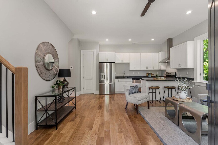 Primary Photo - 98 Johnson Ferry Rd NW