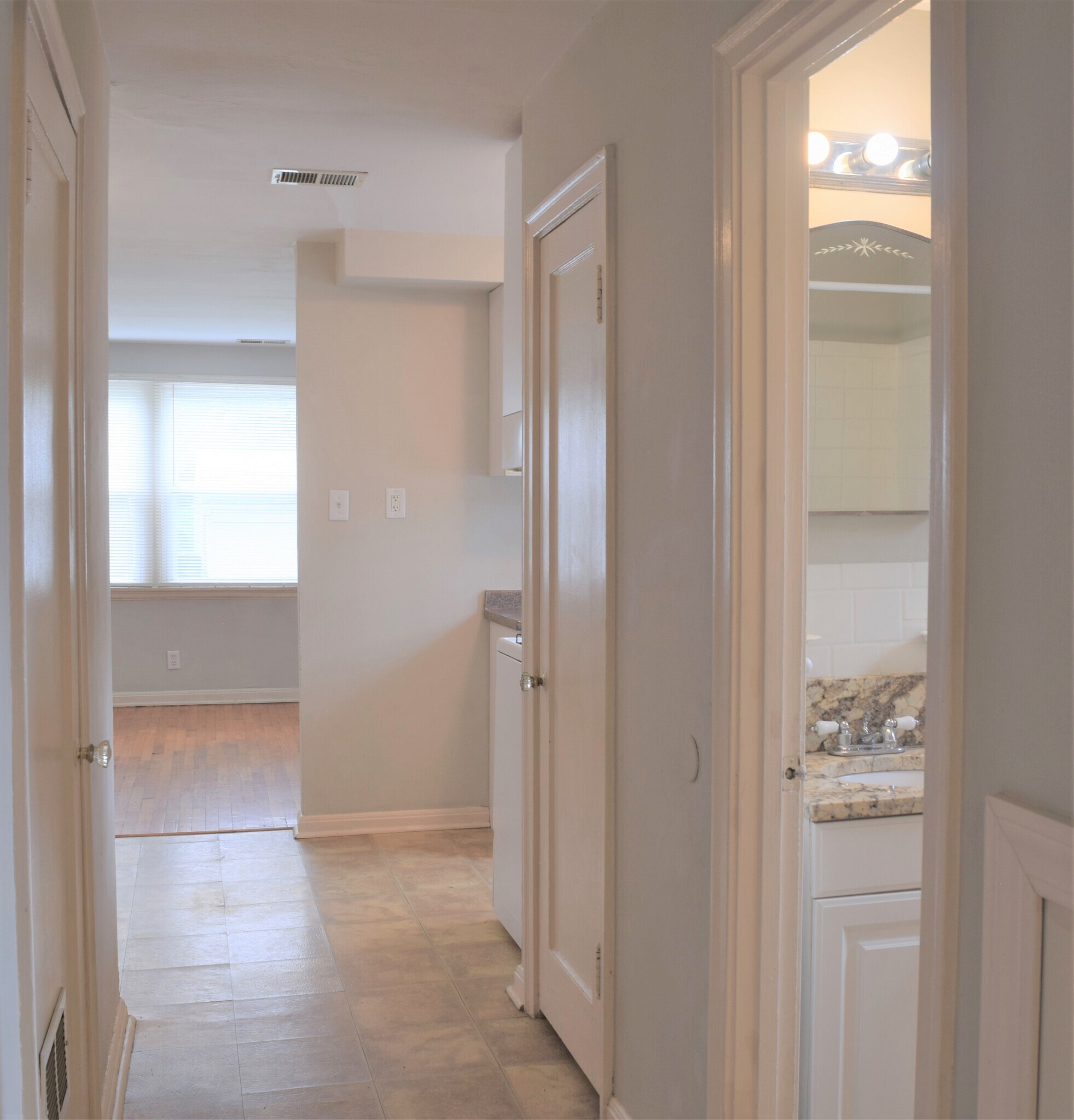 Building Photo - 1229 Louisville Ave