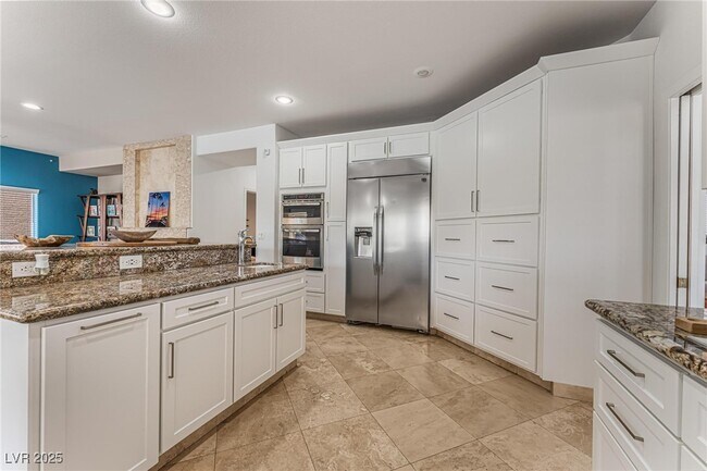 Building Photo - 56 Grossinger Ct