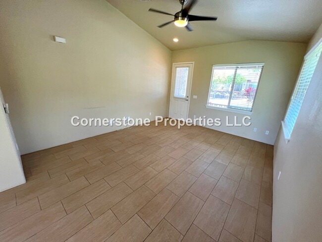 Building Photo - 92-637-637 Welo St