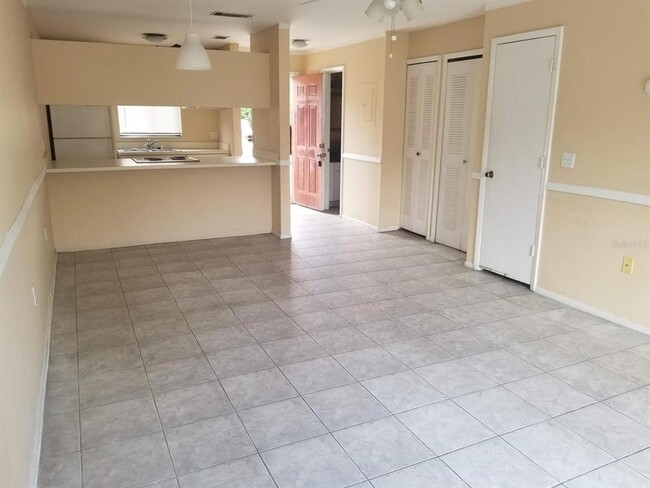 Building Photo - 5859 Curry Ford Rd