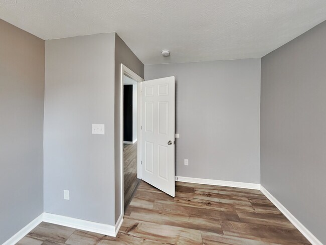 Building Photo - 8145 Ambrosia Ln