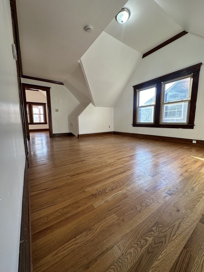 Living room/dinning room - 193 Maple St