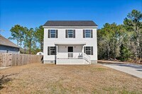 Building Photo - Cozy 3-Bedroom Home in Belvedere Plantation