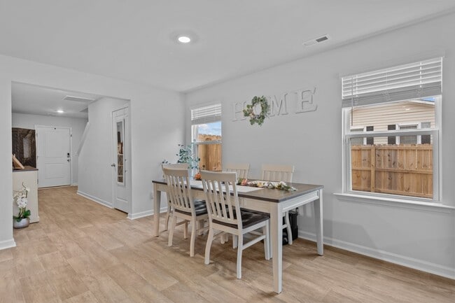 Building Photo - 402 Folkstone Rd