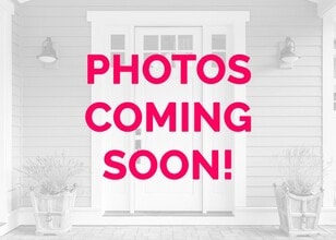 Building Photo - 810 SW 3rd St