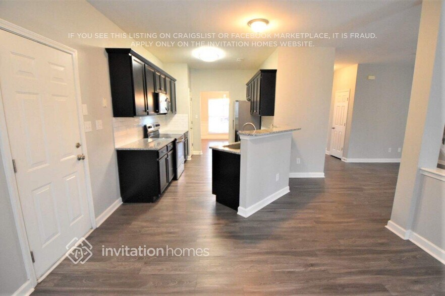 Building Photo - 7021 Tanners Creek Dr