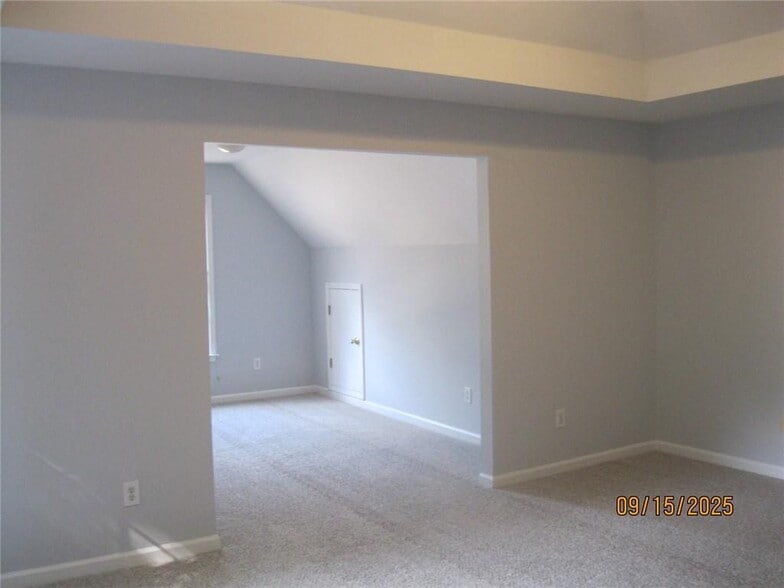 Building Photo - 1105 Wake Robin Cir SW