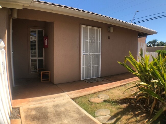 Building Photo - Large Studio, 1 Bath, 1 Parking at CORONADO!