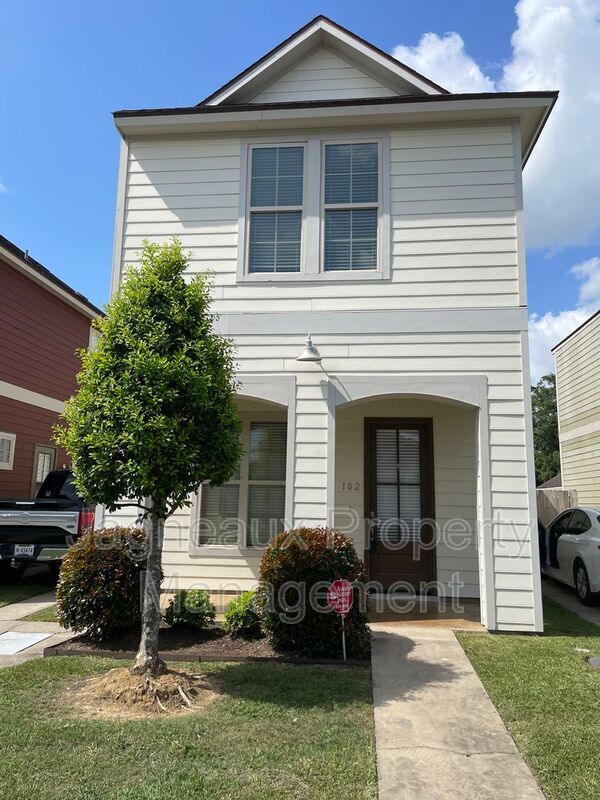 Building Photo - 102 Hargrave Dr