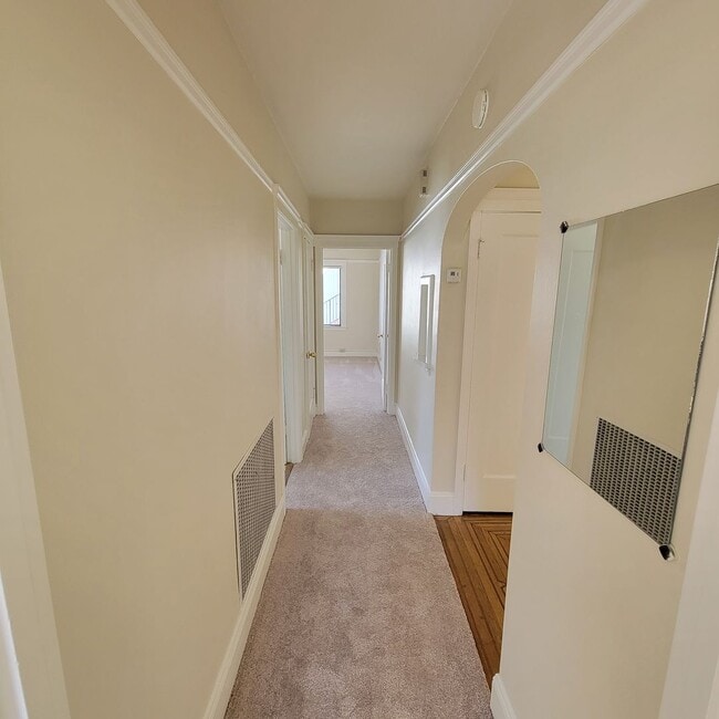 Building Photo - 950 Fremont St